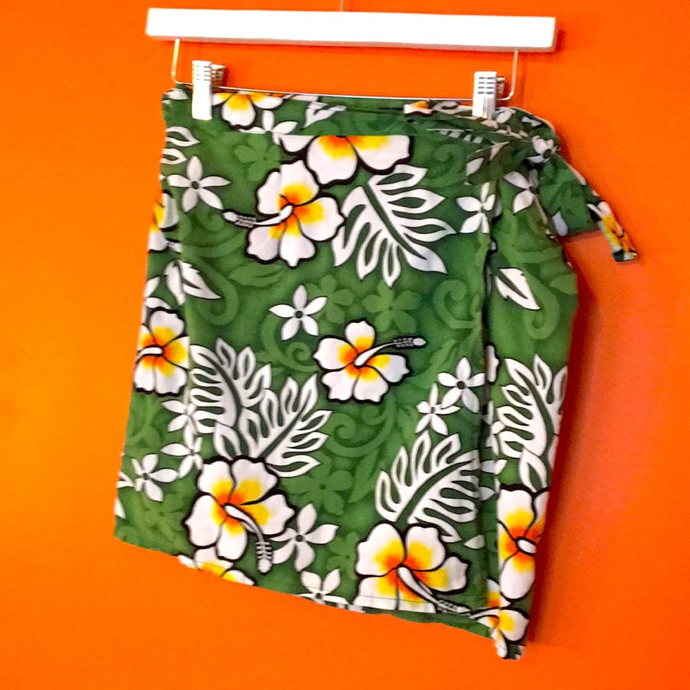 Green Tropical Floral Wrap Swim Cover-Up Mini Skirt Small/Medium Woman’s OSFM